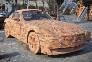 BMW Z4 feita de tijolos